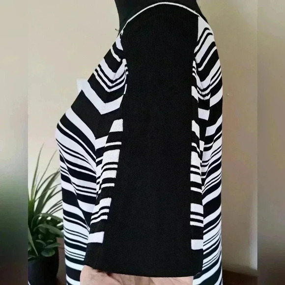 Michael Kors Short Sleeve Top Black and White Women's Size Medium - Picture 3 of 12